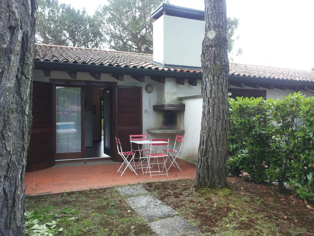 Villetta Corte Grande Fritidshus Aprilia Marittima Exteriör bild